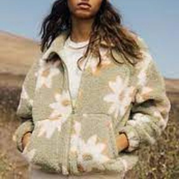 Billabong First Light Floral Teddy Sherpa Jacket NWT - Picture 2 of 7